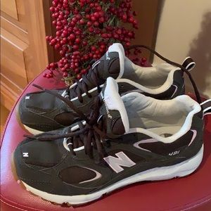 Ladies New Balance size 9